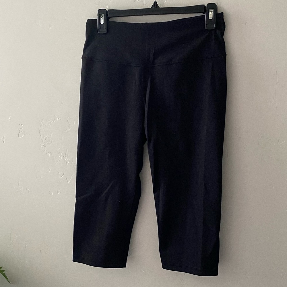 3/$15 Victoria Secret High Rise Crop Legging